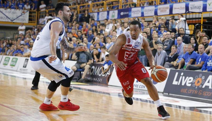 Basket, semifinali gara3 BresciaMilano 7480,